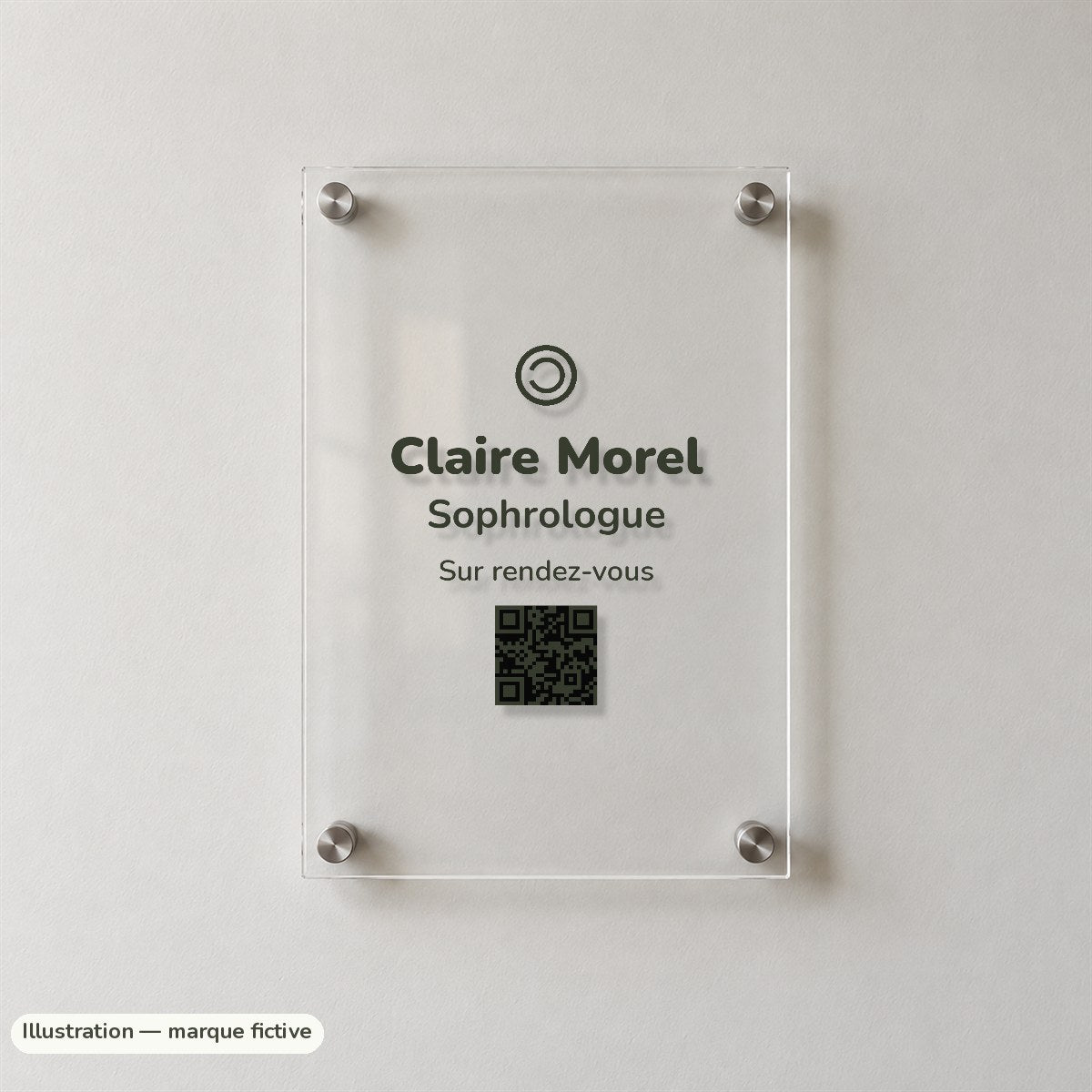 Plaque avec QR code en plexiglas incluse dans le kit avis Google (marque fictive)
