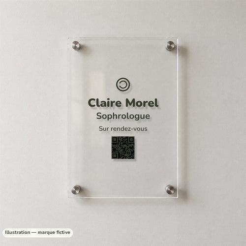 Plaque avec QR code en plexiglas incluse dans le kit avis Google (marque fictive)