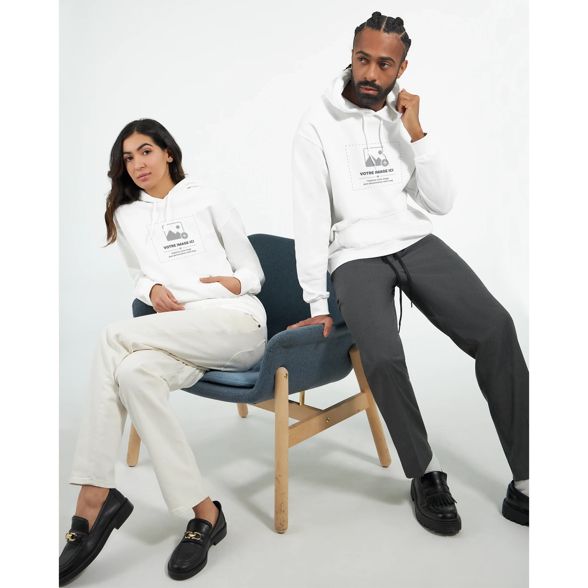 Sweat à capuche blanc Sacrénom avec une impression personnalisée — vue 2